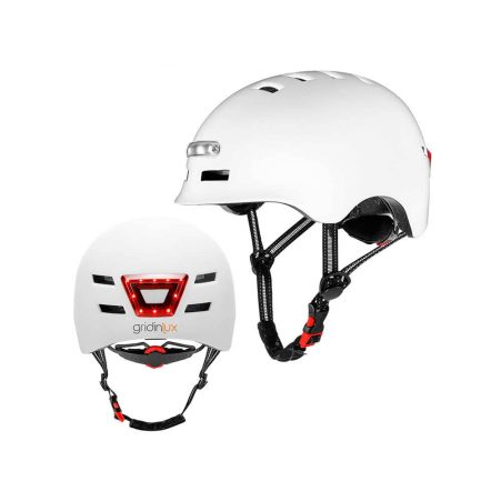 Casco blanco patinete eléctrico o bicicleta